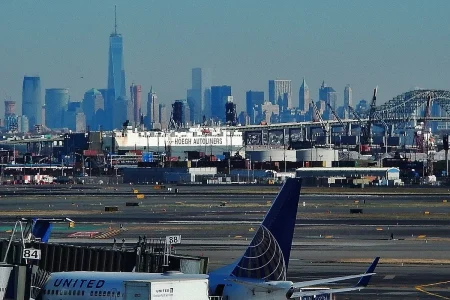 view-to-manhattan-from-newark-liberty-international-airport-ewr-panoramio